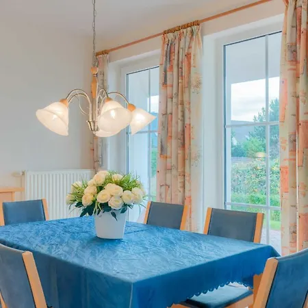 Strandhaus Thiessow, Mit 2 Baedern Apartament