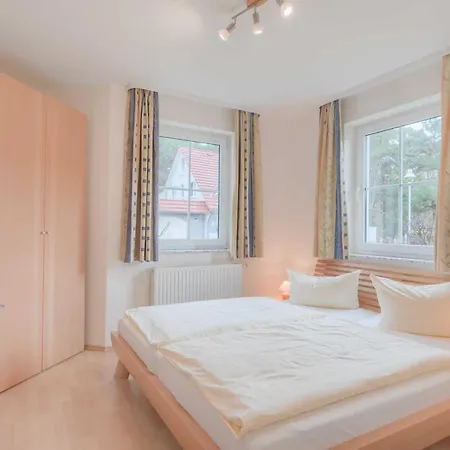 Strandhaus Thiessow, Mit 2 Baedern Lejlighed Thiessow