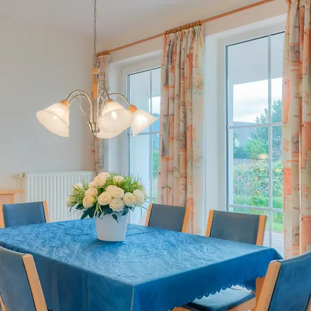 Strandhaus Thiessow, Mit 2 Baedern * 티소브