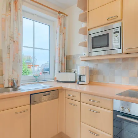 Strandhaus Thiessow, Mit 2 Baedern