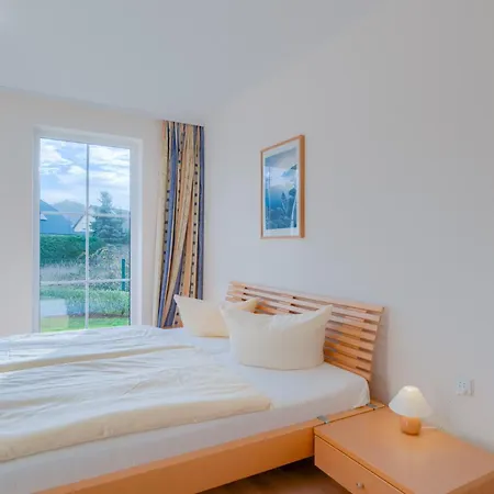 Strandhaus Thiessow, Mit 2 Baedern Apartman
