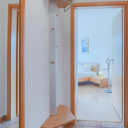 Strandhaus Thiessow, Mit 2 Baedern Apartman Thiessow