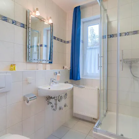 Apartament Strandhaus Thiessow, Mit 2 Baedern *